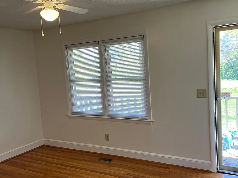 2023 Hickory Grove Rd #2023 — Photo 5