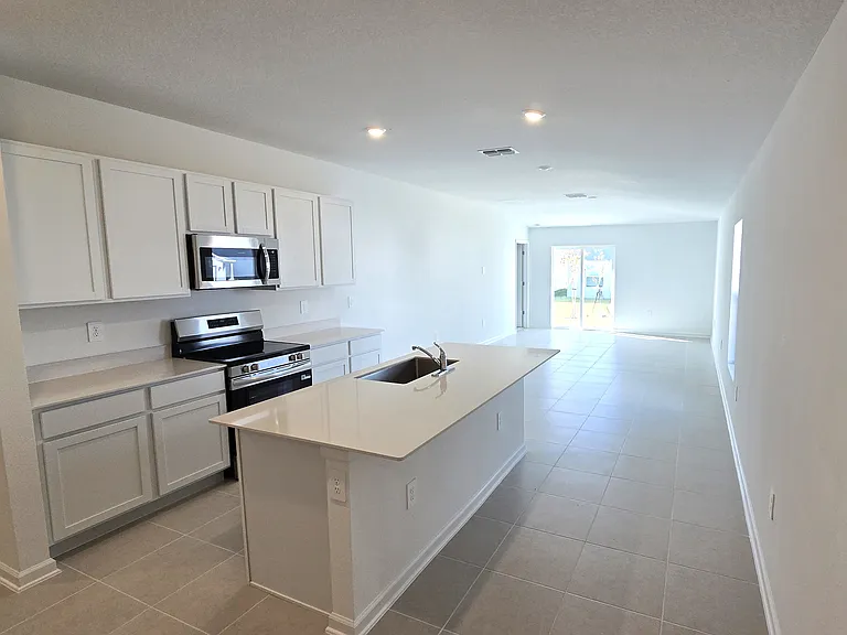 2150 Chris Dr — Photo 4