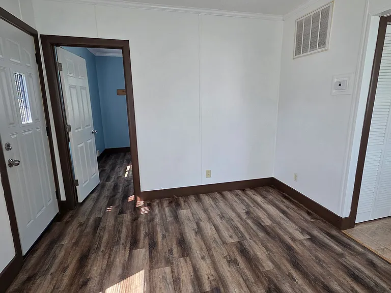 2329 Eugene St — Photo 14