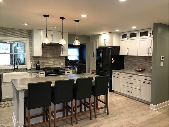 4th image of 10055 Edward Ln