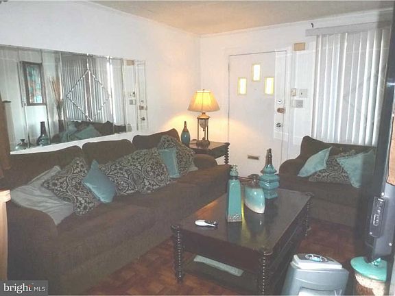 5th image of 318 W Courtland St