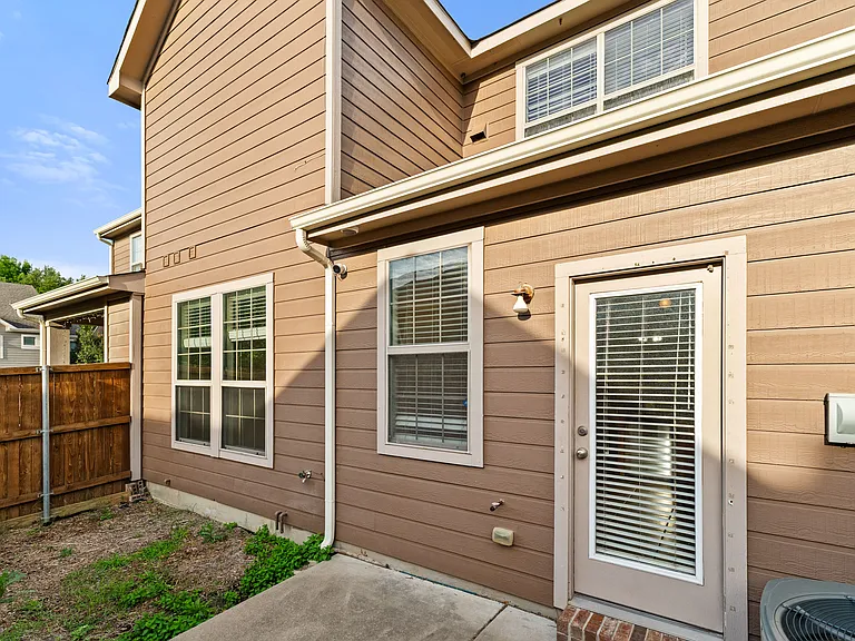 7904 Hannah St — Photo 33
