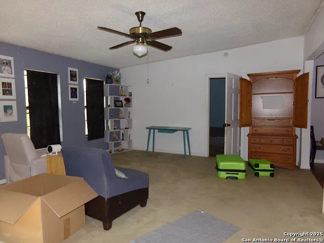 3 bed, 2.0 bath, 1850 sqft, $2,100 — Photo 4