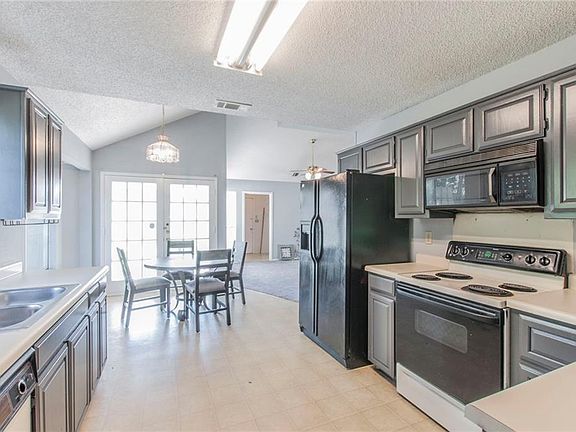5th image of 1528 Curtis Ln