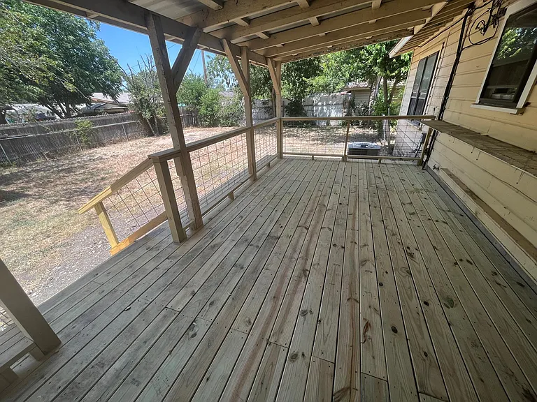 808 Gilmore St — Photo 13