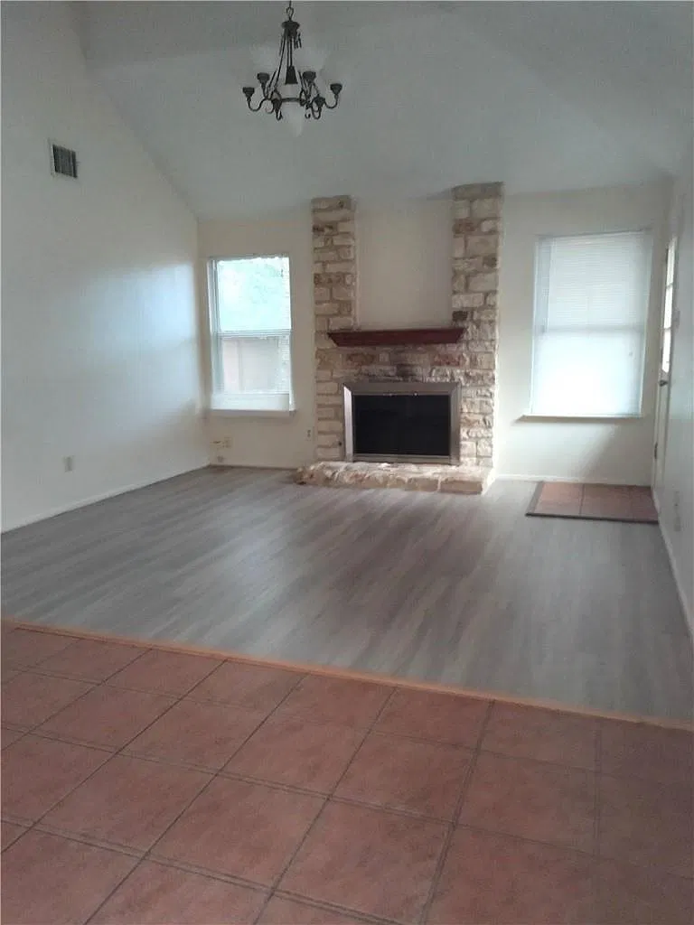 3 bed, 2.0 bath, 1313 sqft, $1,650 — Photo 3