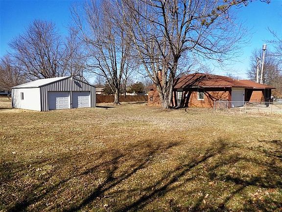 4th image of 103 S Pinewood Ave