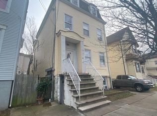 30 Remsen Ave, New Brunswick, NJ 08901