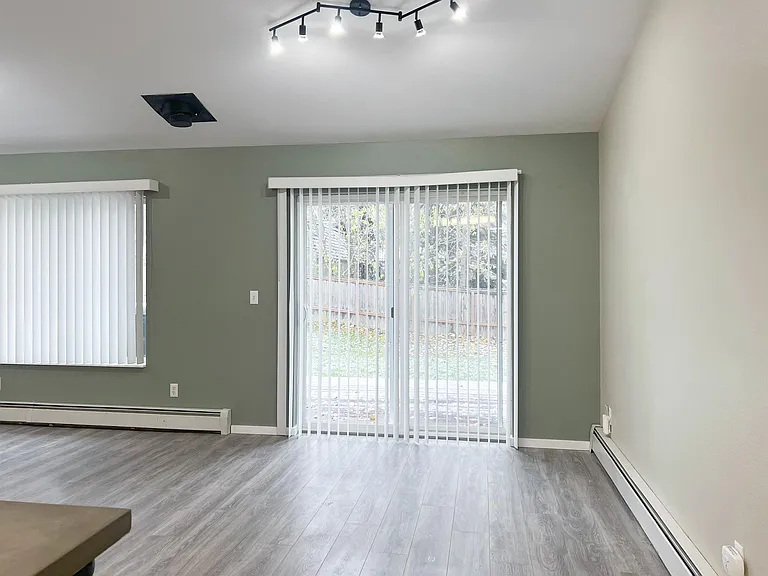 17416 Adams Ln — Photo 10