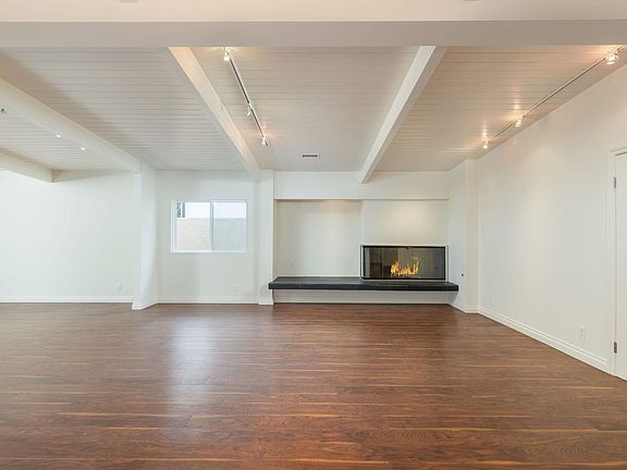 3rd image of 412 S Irena Ave