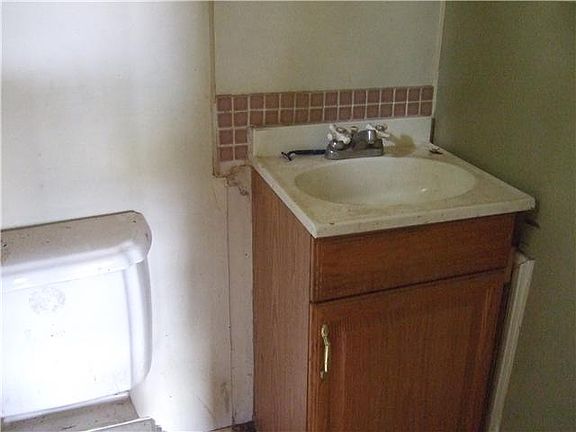 3rd image of 8833 Mount Hagan Dr
