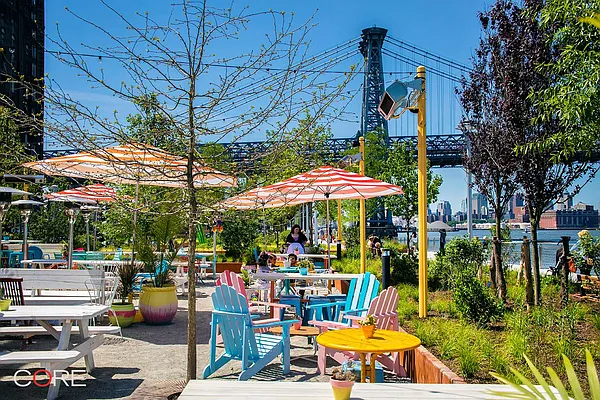 Rented by CORE | media 29