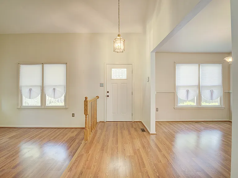 13907 Concord Ave — Photo 22