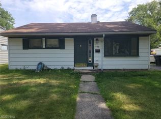 1975 Rookwood Rd, Cleveland, OH 44112