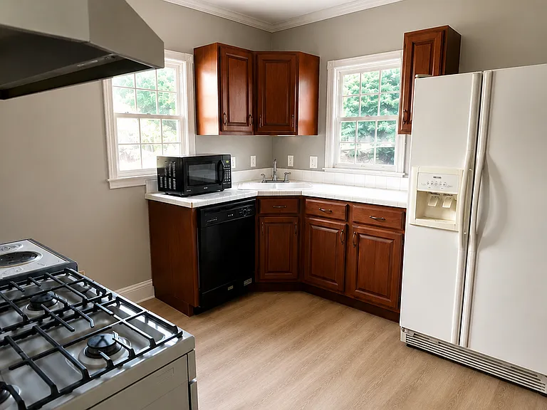 65 Northrup Pl — Photo 3