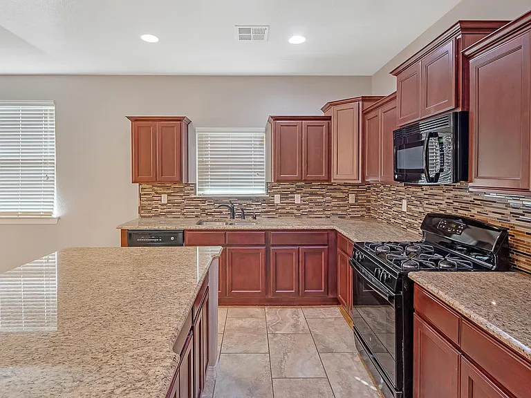7124 N Skies Ln — Photo 2