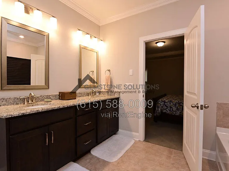 1028 Fenner Ln — Photo 30