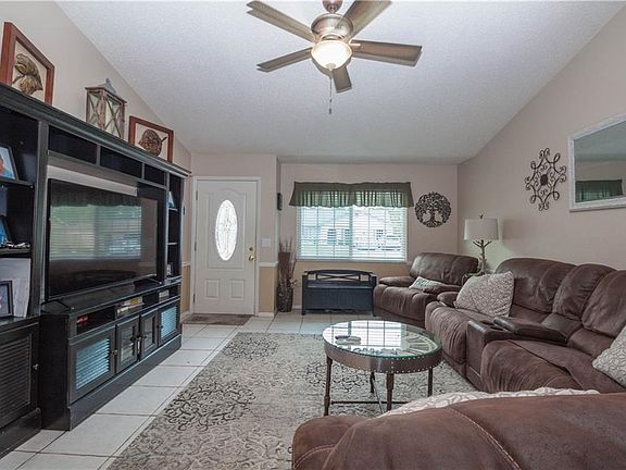 4th image of 23217 Mac Lellan Ave