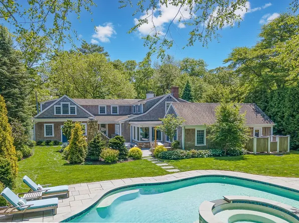 61 Holmes St, Marion, MA 02738