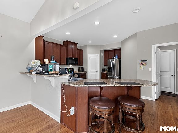 4th image of 676 Twisted Oak Ct