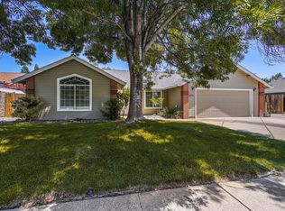 2857 Foxglove Ln, Redding, CA 96001
