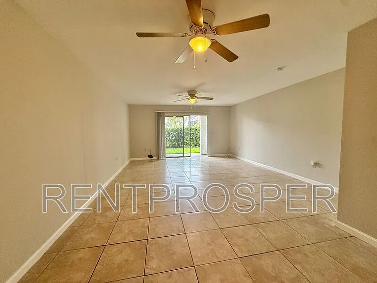 4117 S Semoran Blvd #22 — Photo 4