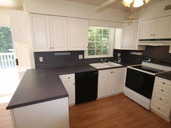 Plenty of cabinets
