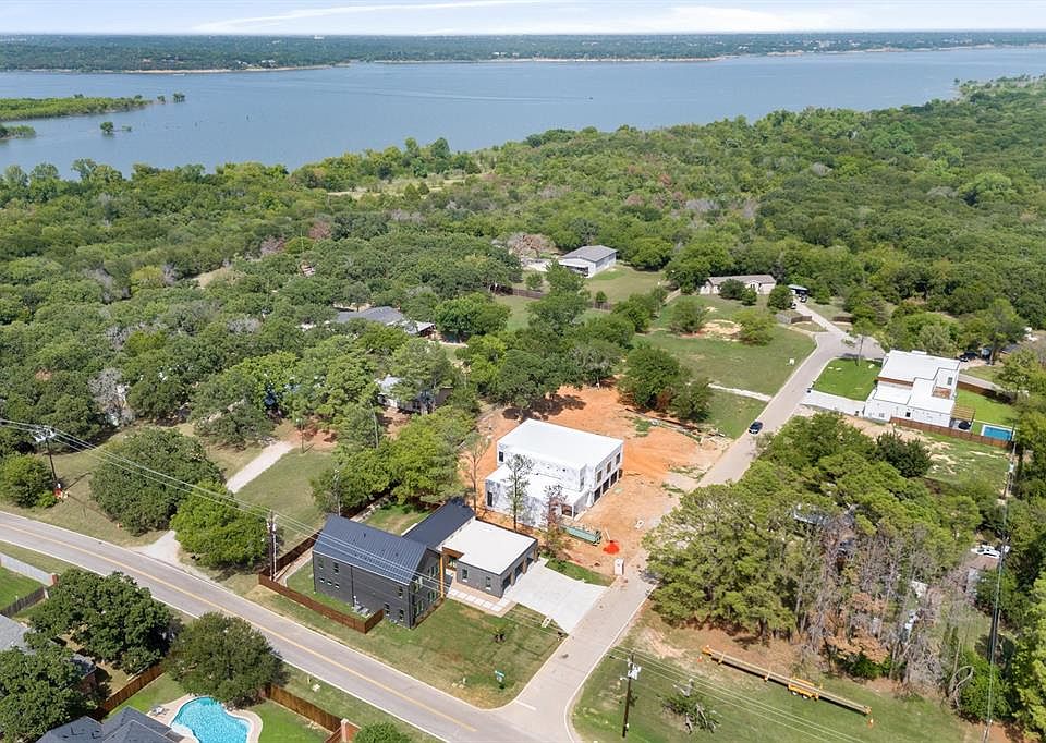 1st image of 1074 Westpark Cir
