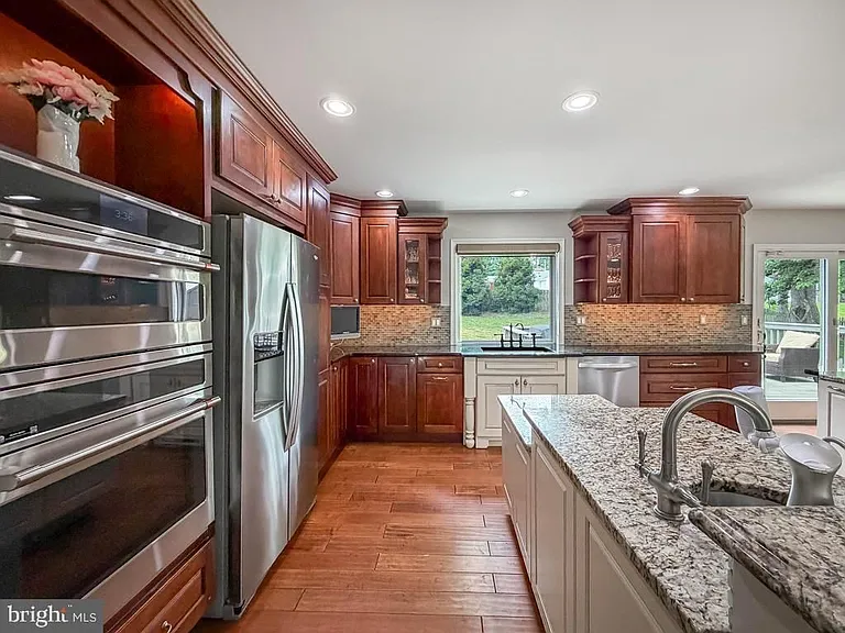 1168 Temple Dr — Photo 13