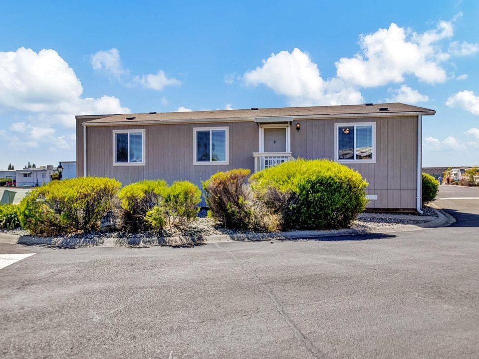 1st image of 65 Dahlia Drive