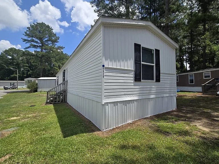 1920 Boxwood Ln — Photo 16