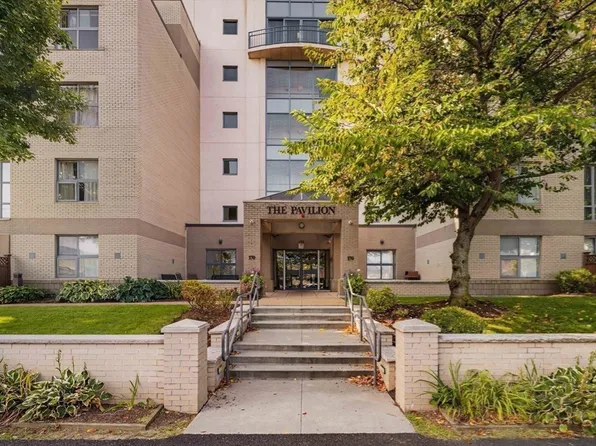 170 Gore St APT 313, Cambridge, MA 02141