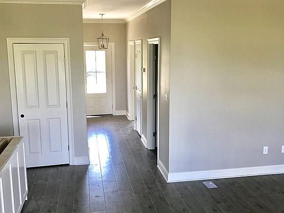 5th image of 140 Juliana Way