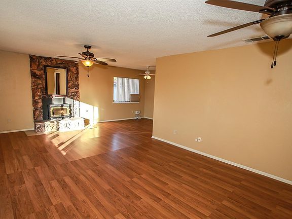 3rd image of 14011 Montecito Dr