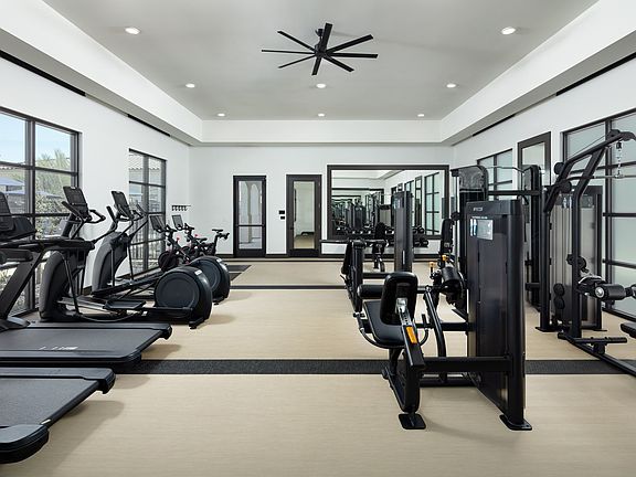 5th image of 559 E Arnaudo Blvd #114