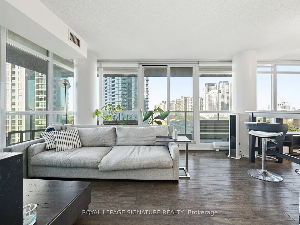 209 Fort York Blvd #1359
