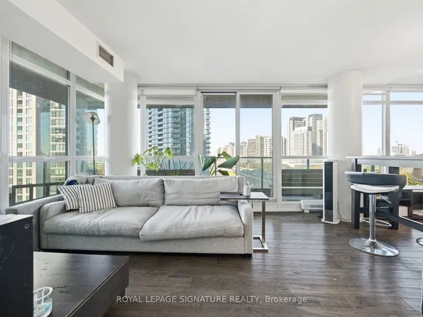 209 Fort York Blvd, Toronto, ON