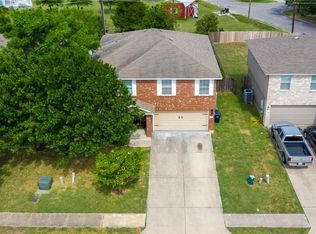 202 Whitfield St, Hutto, TX 78634