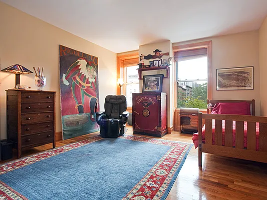 Sold by Sotheby's International Realty | media 9