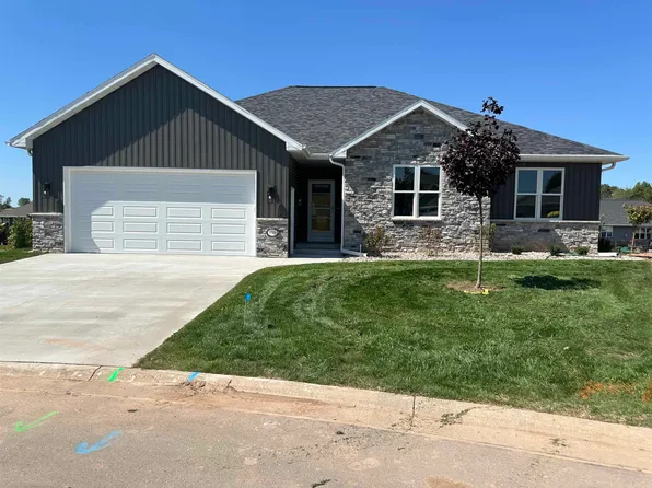 916 Clover Ct, Menasha, WI 54952
