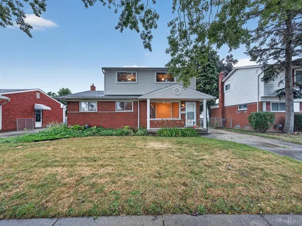 8415 Christine St, Warren, MI 48093
