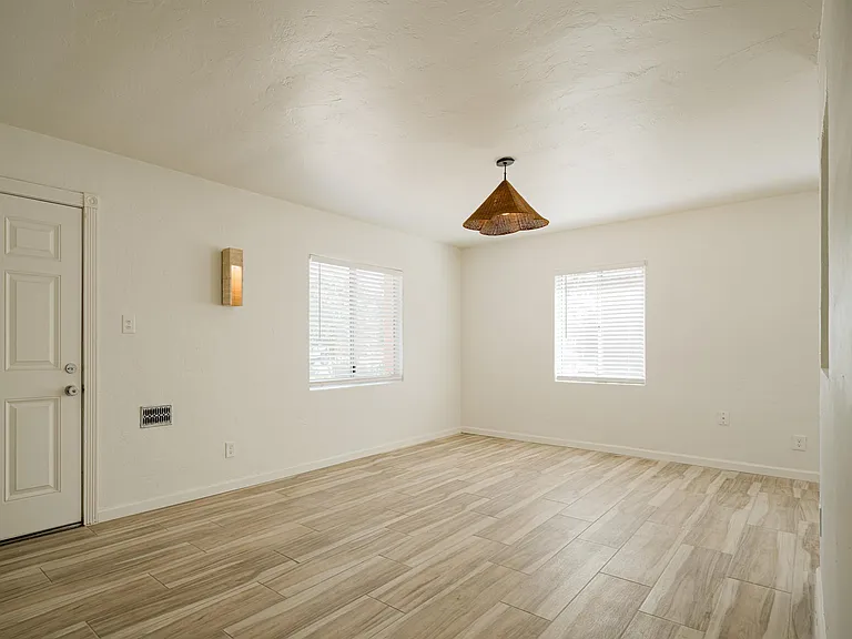1641 E Coronado Rd — Photo 7