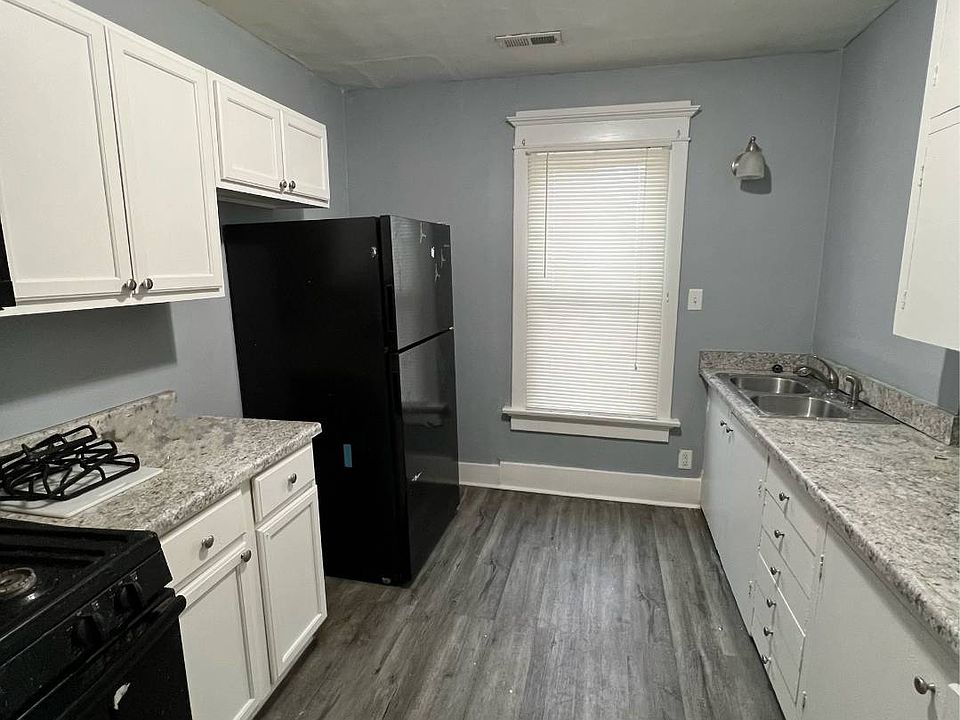 1st image of 2723 6th Ave