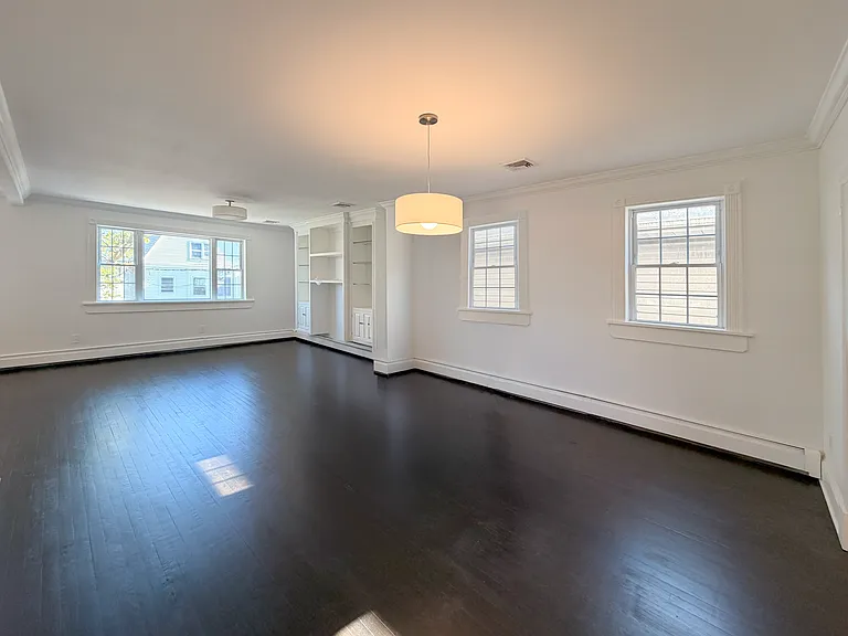 617 Warren St #2 — Photo 1