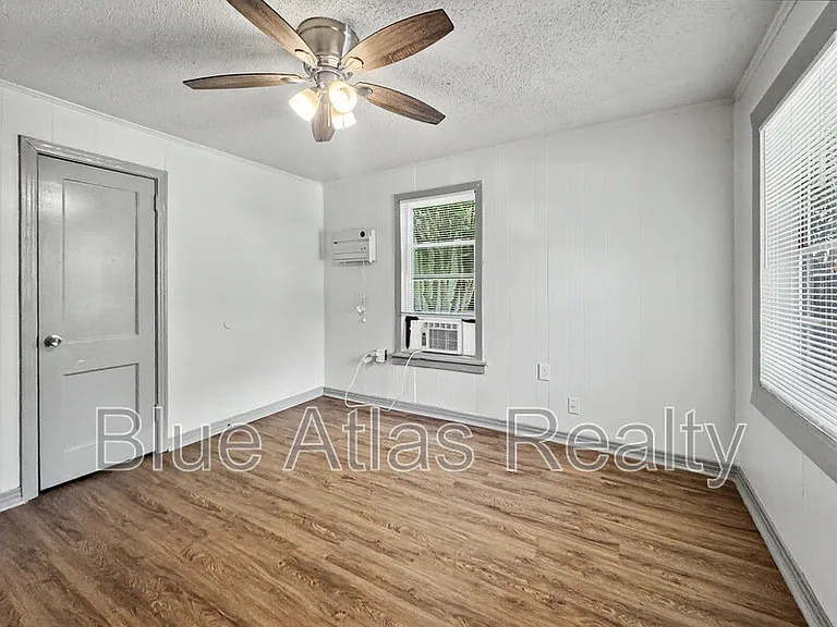 1714 NW Dallas St — Photo 13