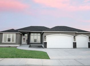 1910 E Madera St, Othello, WA 99344