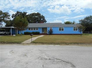 409 Strong St, Bowie, TX 76230