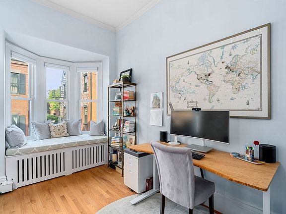 5th image of 31 1/2 Mount Vernon St #2