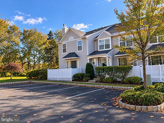 2nd image of 103 Eagle Ct #103