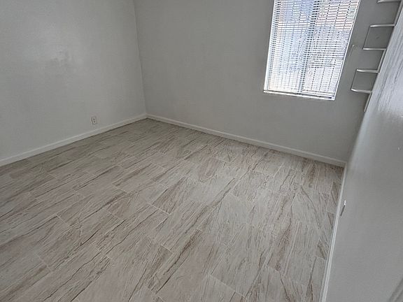 4th image of 2410 N Eastern Ave #1/2